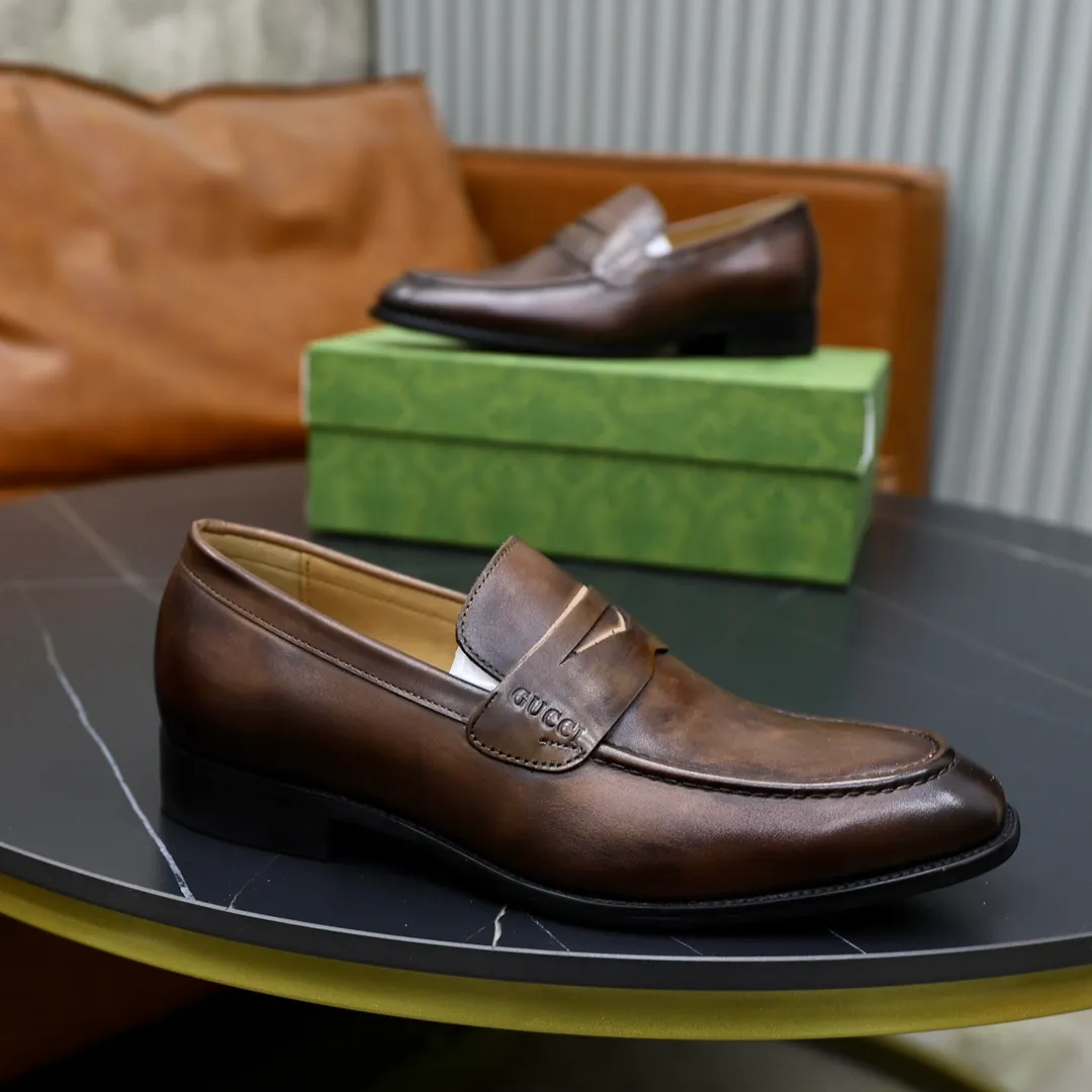 Men's shoes: 250🙅‍♂️🙅‍♂️🙅‍♂️Niuli Brand: GUCCI Size: 38-44 (45 can be customized) Level: Counter classic Material: Original soft cowhide upper Comfortable cowhide lining Original lightweight outsole Style category: Business casual footwear Driving leather shoes Color: Actual picture color